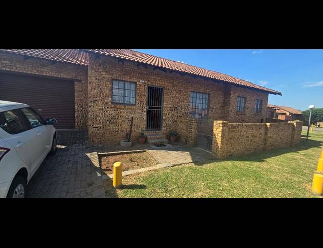 3 BEDROOM PROPERTY TO RENT IN KOOKRUS